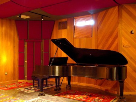 9' Concert Grand Piano in Prairie Sun's Studio B